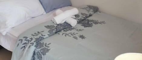 1 bedroom, iron/ironing board, WiFi (free), bed sheets