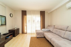 Living area - Apartment Benidorm swimming pool, comfort, beautiful view and very close to the beach. (Benidorm)