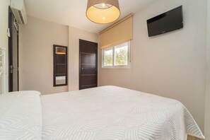 Iron/ironing board, Internet, bed sheets - Apartment Benidorm swimming pool, comfort, beautiful view and very close to the beach. (Benidorm)