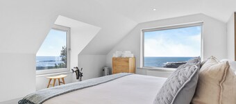 Beautiful 4-bedroom house with stunning sea views in the village of Guileen