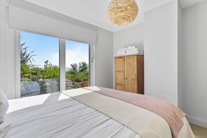 4 chambres, fer et planche à repasser, Wi-Fi, literie fournie