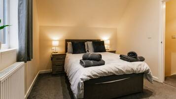 5 dormitorios, decoración individual, mobiliario individual