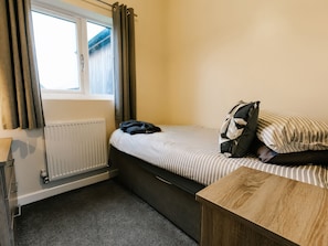 5 bedrooms, individually decorated, individually furnished - Raven Lodge (Brigg)