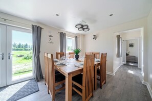 Dining - Raven Lodge (Brigg)