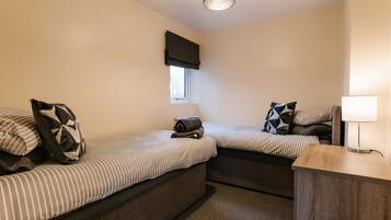 5 bedrooms, individually decorated, individually furnished