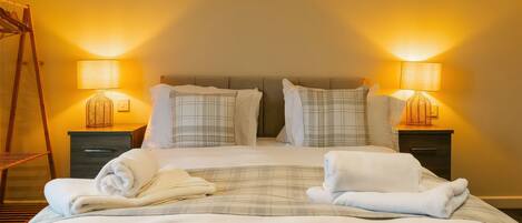 4 chambres, décor unique, ameublement unique