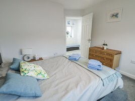 2 bedrooms, individually decorated, individually furnished, free WiFi