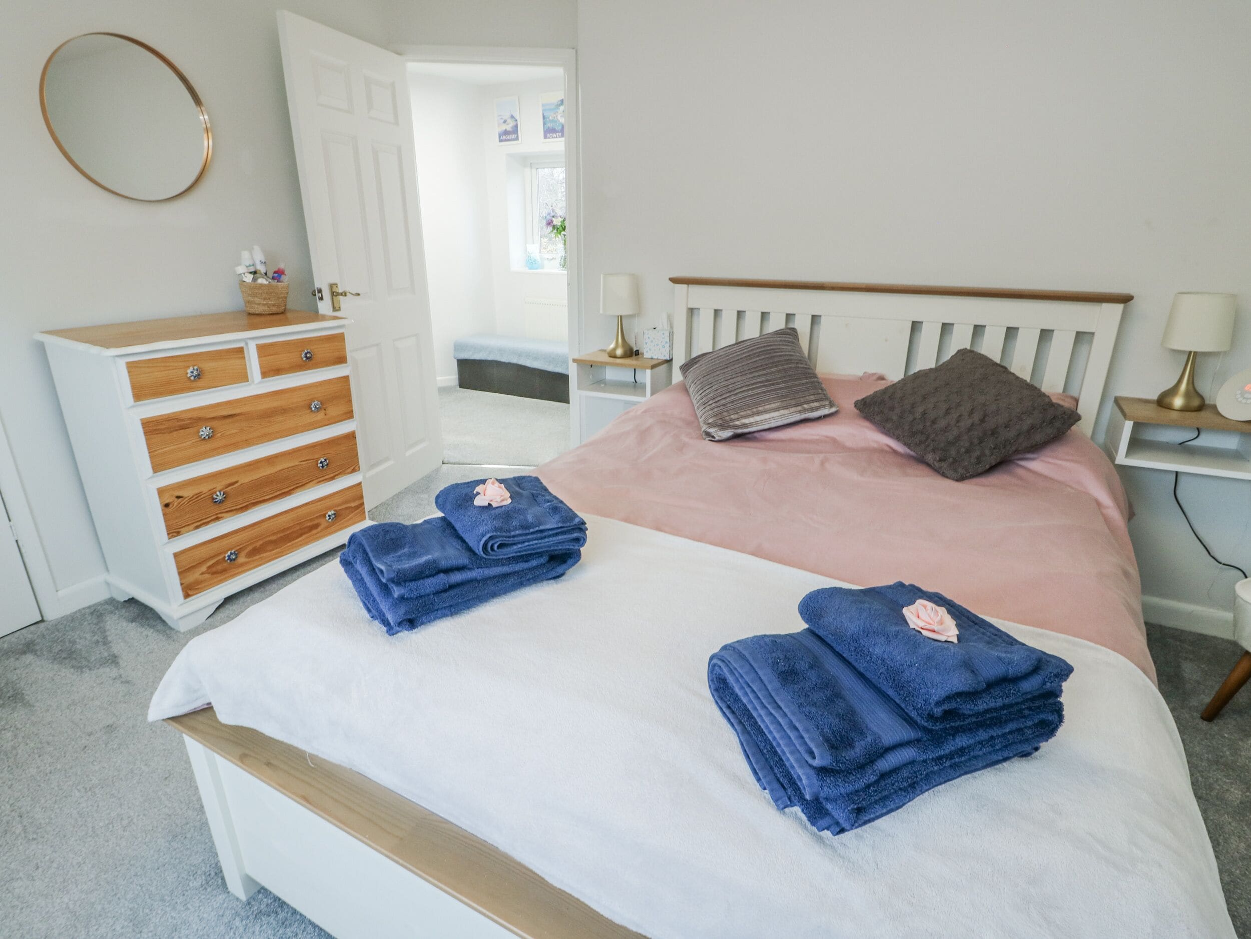 2 bedrooms, free WiFi, individually decorated, individually furnished