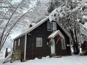 Exterior - All Season Lake House (Hillsborough)