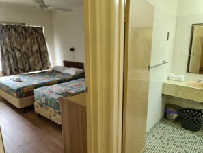 1 chambre, fer et planche à repasser, Wi-Fi gratuit, draps fournis