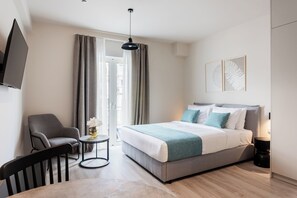 Studio, Balcony | Laptop workspace, iron/ironing board, free WiFi