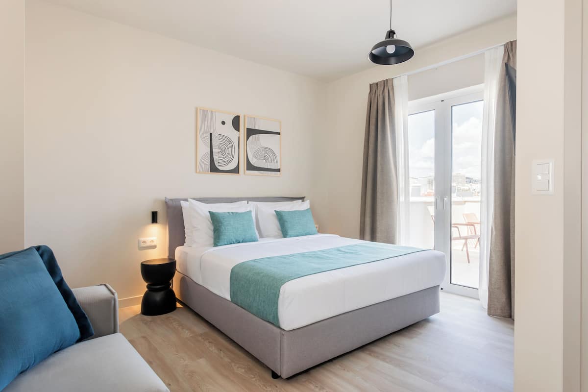 Studio, City View | Laptop workspace, iron/ironing board, free WiFi