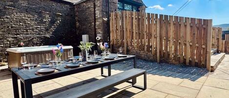 屋外ダイニングエリア