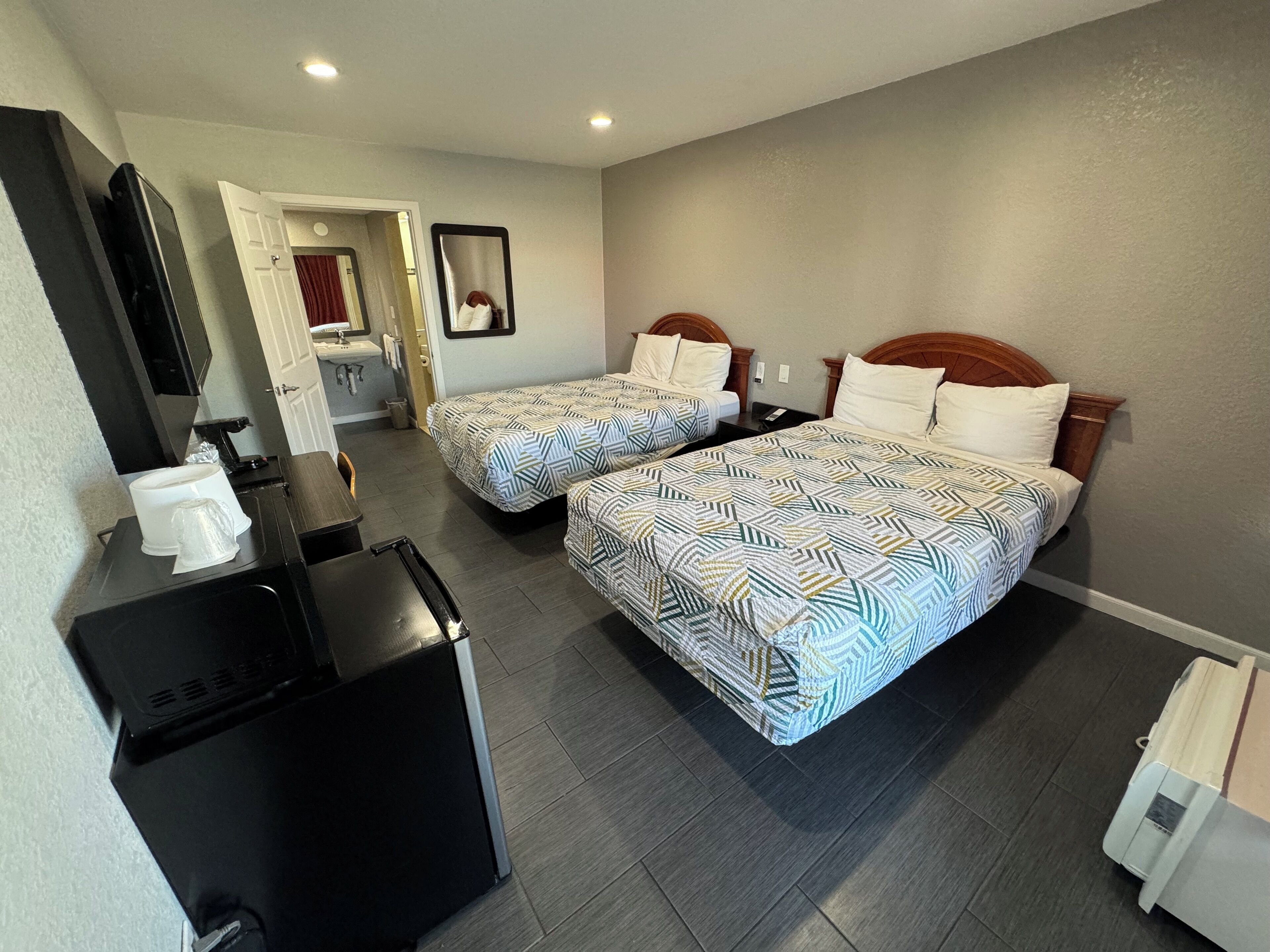 Escriptori i espai de treball apte per a portàtils 