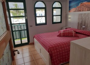 1 bedroom, internet, bed sheets