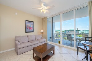 Living area - Destin West Villa 304~Steps from the Sand~Stylish Villa with Resort Amenities (Fort Walton Beach)