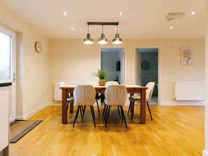 Dining - Sage Lodge (Brigg)