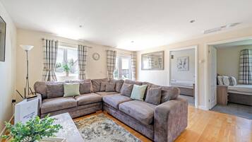 Cottage | Living area