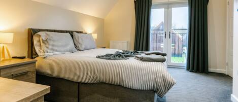 5 bedrooms, individually decorated, individually furnished