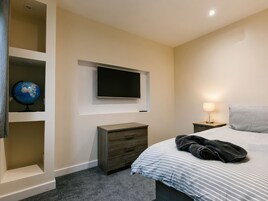 5 Schlafzimmer, individuell dekoriert, individuell eingerichtet