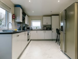 Dishwasher, cookware/dishes/utensils