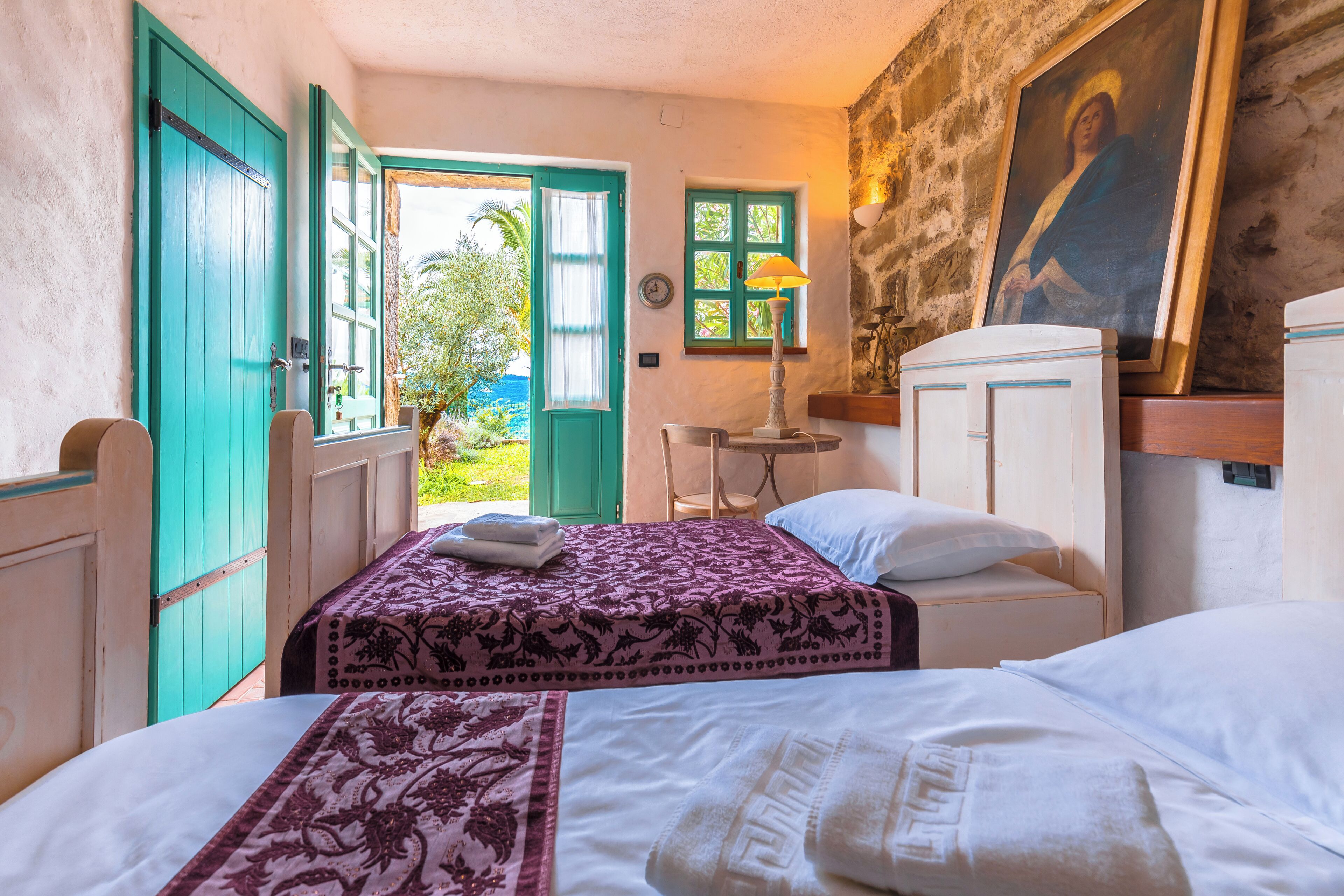 Quarto casal clássico, vista para o vale | Cofres nos quartos, cortinas blackout, quartos à prova de som