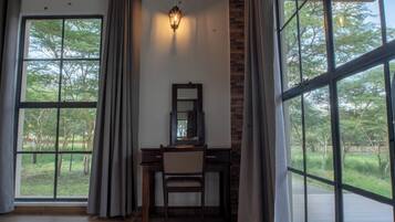 Family Villa, Garden View | Desk, laptop workspace, free WiFi