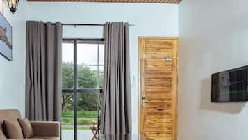 Family Villa, Garden View | Meja, ruang kerja komputer riba, Wi-fi percuma