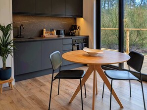 Fridge, oven, stovetop, dishwasher - Luxury eco retreat cabins in Shropshire (Market Drayton)