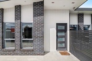 Exterior detail - Mawson’s Villa • 10min CBD & Airport (Warrane)