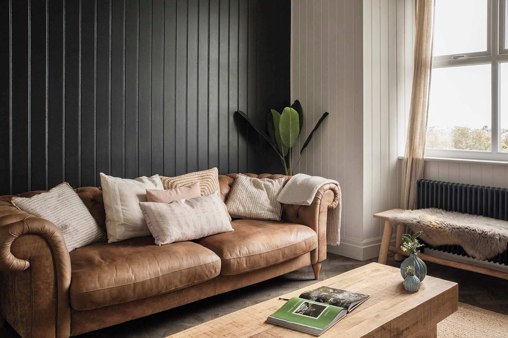 Télévision, cheminée, espaces bureaux