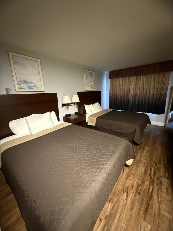 Room, 2 Queen Beds, Non Smoking