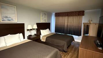 Habitación, 2 camas de matrimonio, no fumadores | Escritorio y wifi gratis