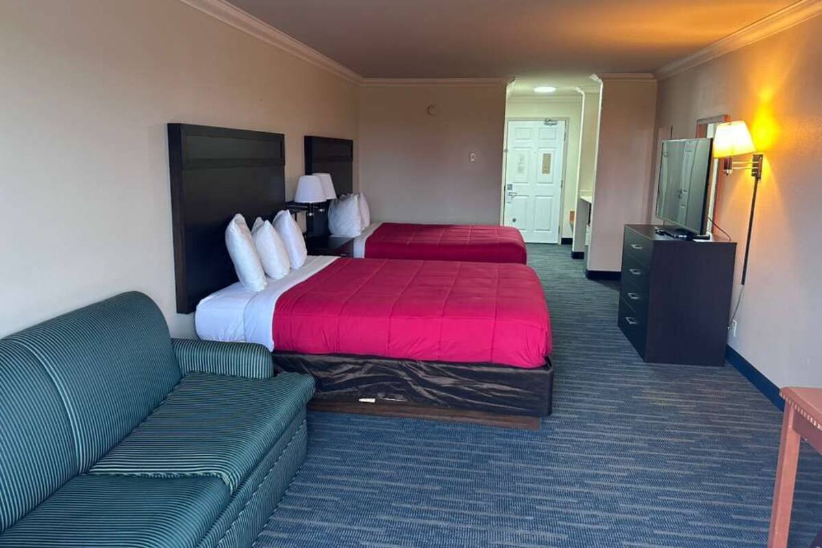 Deluxe Double Room, 2 Queen Beds, Patio, Sea Facing | WiFi (free), bed sheets