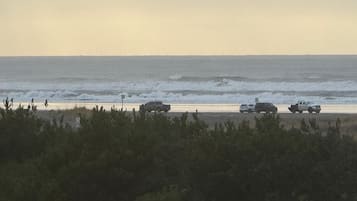 Deluxe Double Room, 2 Queen Beds, Patio, Sea Facing | Free WiFi, bed sheets