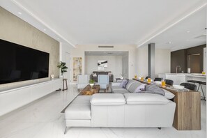 TV - Luxury Oceanfront Condo at Azure | Eagle Beach (Noord)