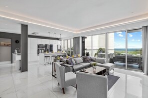 Interior - Luxury Oceanfront Condo at Azure | Eagle Beach (Noord)