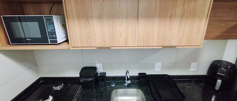 Studio tiện nghi đơn giản | Bếp riêng