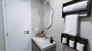 Family Studio | Bathroom - Açores Praia de Tamandaré - À Beira-Mar (Tamandaré)