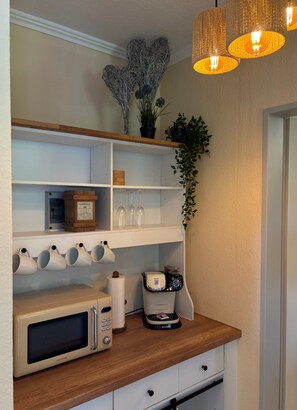 Interior - Apartment 'Haus Anni' with Balcony and Wi-Fi (Bad Zwischenahn)