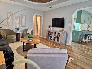 Smart TV, videojuegos, futbolito y tenis de mesa