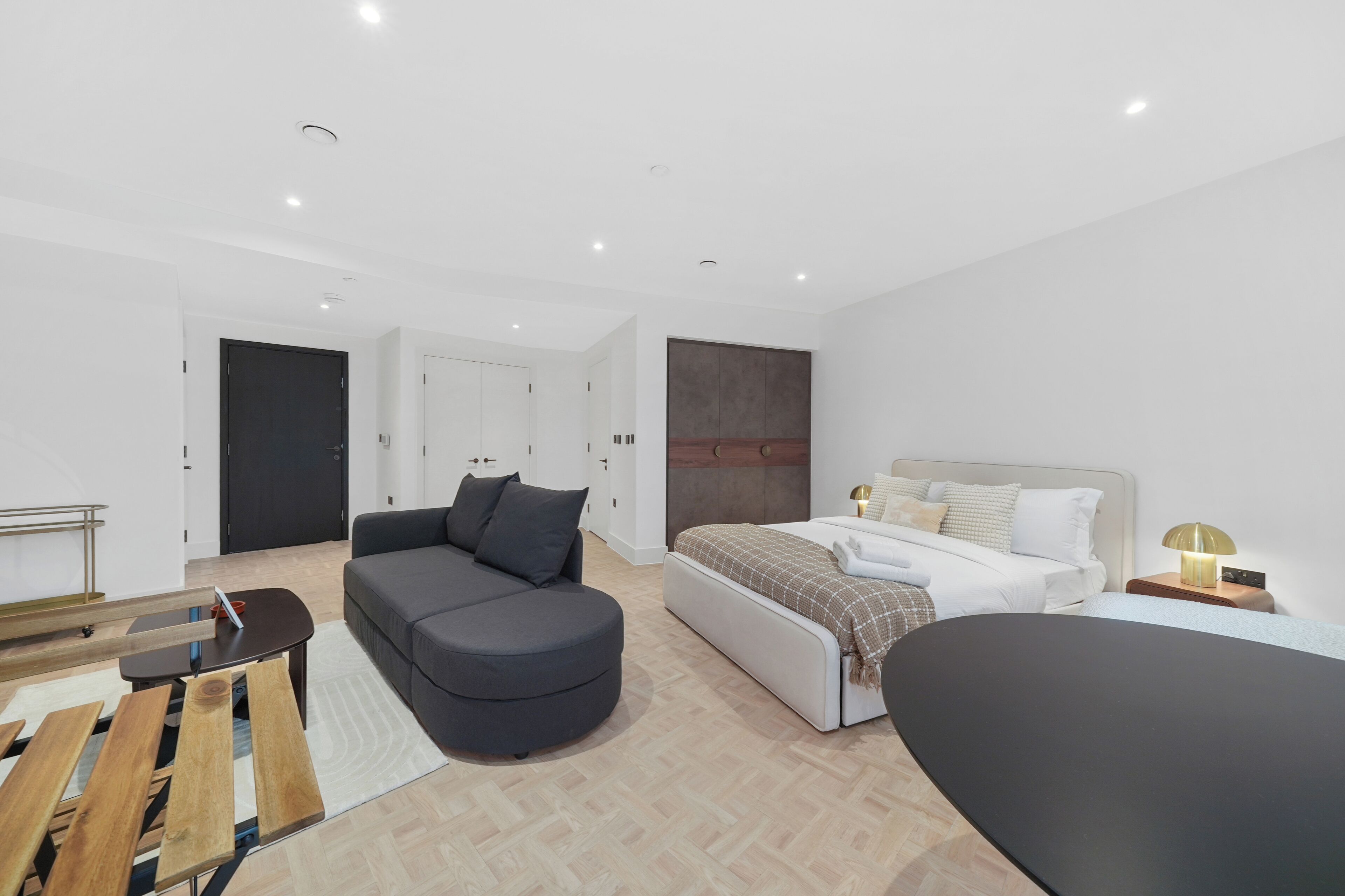 Iron/ironing board, travel crib, free WiFi, bed sheets