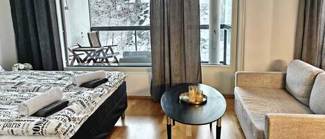 Silitysrauta/-lauta, Wi-Fi, vuodevaatteet