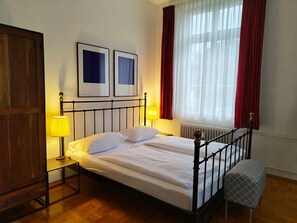 Iron/ironing board, WiFi, bed sheets - Superior Studio for 3 in Konstanz (Konstanz)