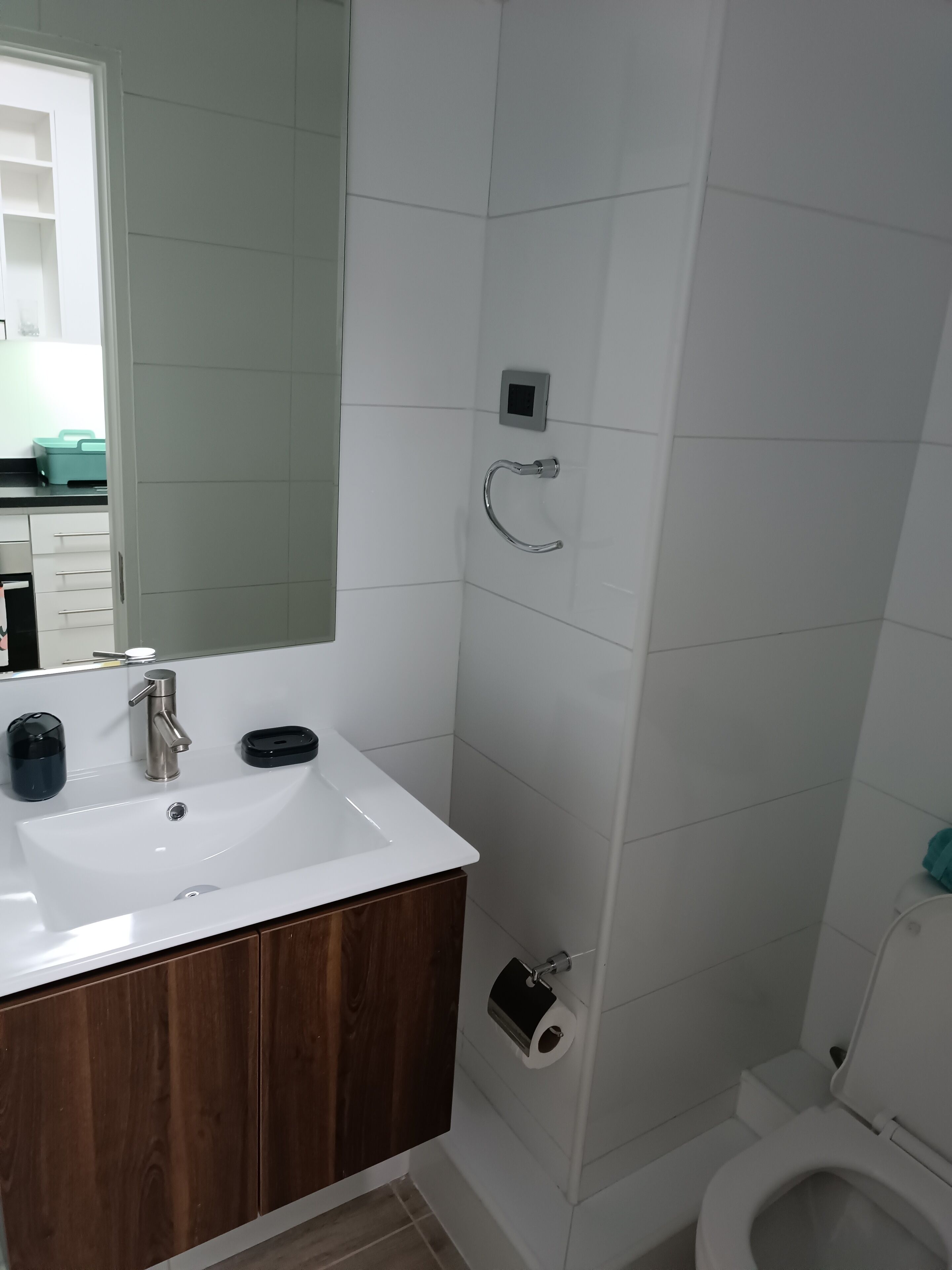 風筒、提供毛巾、廁紙