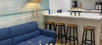 5 minutes from Narbonne and large buffet. 