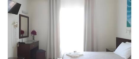 Bügeleisen/Bügelbrett, WLAN, Bettwäsche