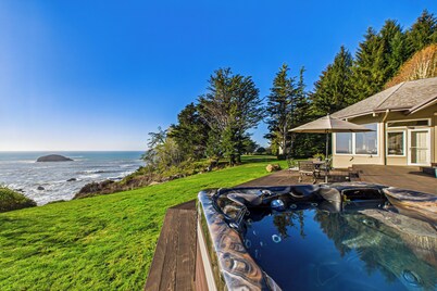 Emerald Phoenix Estate~Private Ocean Front Luxury!