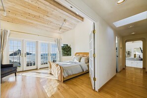 Desk, iron/ironing board, WiFi, bed sheets - Emerald Phoenix Estate~Private Ocean Front Luxury! (Trinidad)