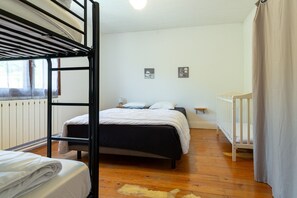 4 camere
